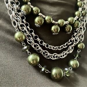Green metallic pearl layered necklace